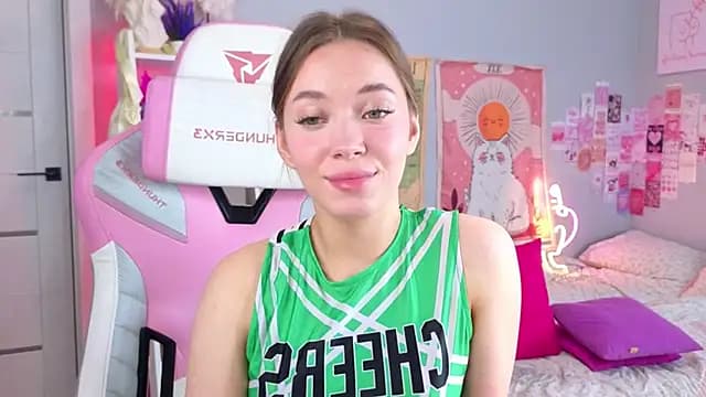 Leri_Dells live cam on Stripchat