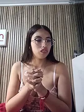 Valk_submissive live cam on Stripchat