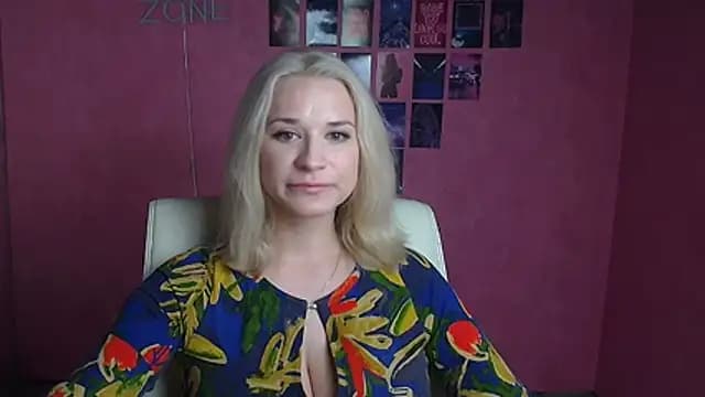 Melodie_Aster live cam on Stripchat