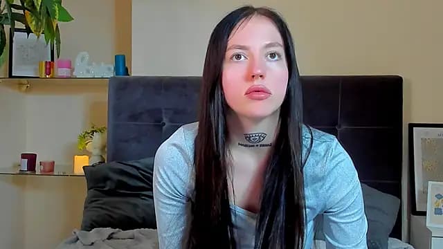 AdrianaCult live cam on Stripchat