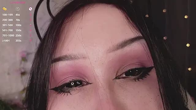 ThoraHaring live cam on Stripchat