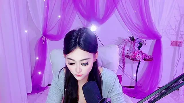 Tili-668 live cam on Stripchat