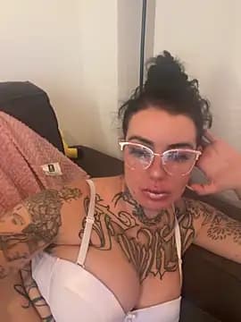 jenypr1ncess live cam on Stripchat