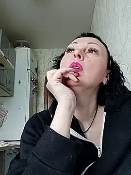 HelgaDennis live cam on Stripchat