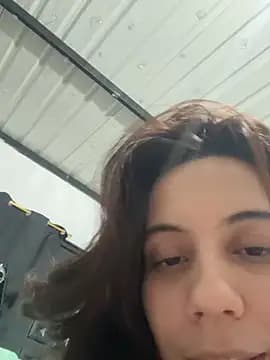 Kitty_Bonita04 live cam on Stripchat