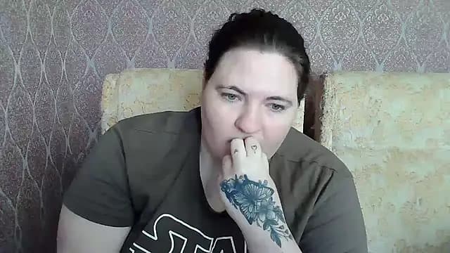 ElviraOreilllyX live cam on Stripchat