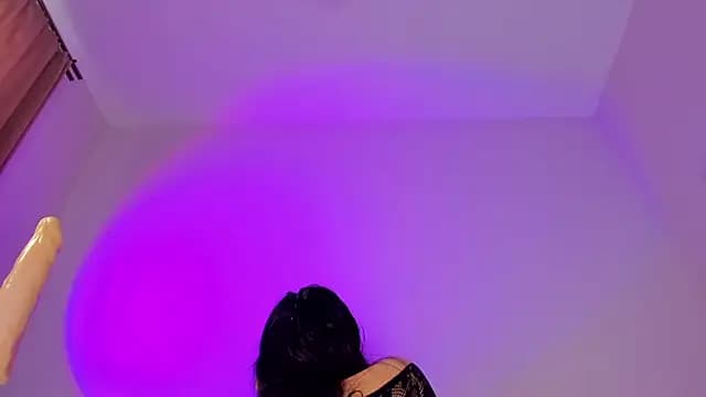 maakimo live cam on Stripchat