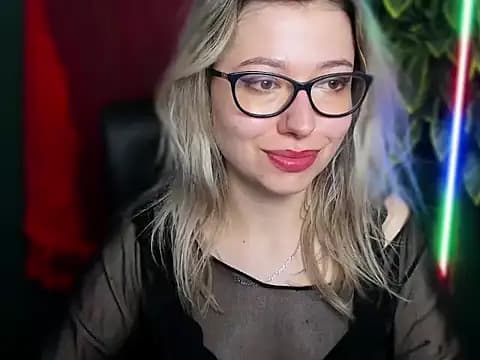 loveHeidi live cam on Stripchat