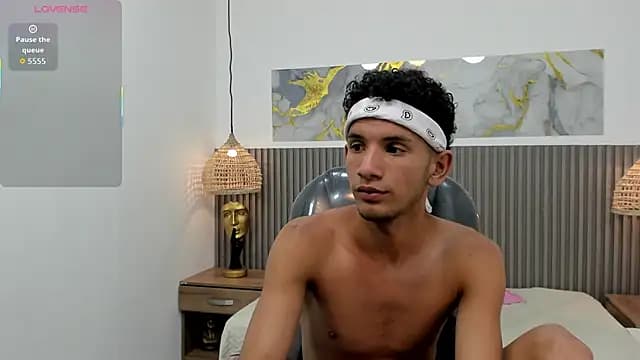 JDWhite18 live cam on Stripchat