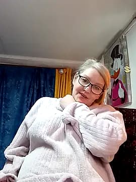 irinamaux live cam on Stripchat