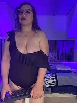 Jenifer_cruz live cam on Stripchat