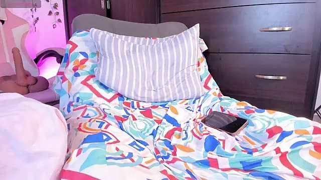 Emily_restrepo live cam