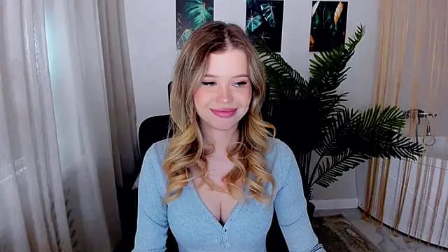 FollowLovee live cam