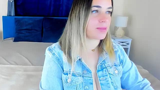 JuicyMillena live cam