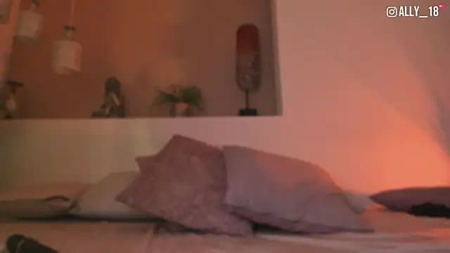 Ally_addams live cam