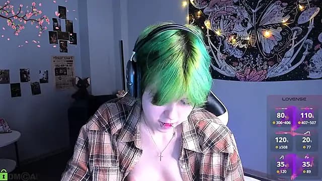 LittleKittenStar live cam