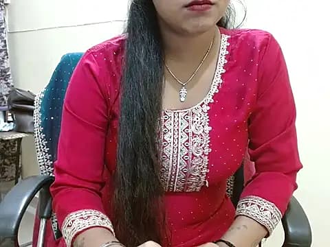 LovingPihu live cam