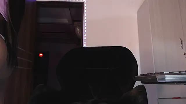 mistressbigcock777 live cam