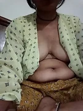 Sexyrani45 live cam on Stripchat