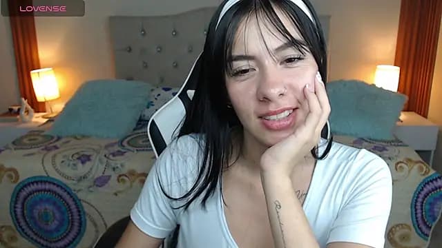 emiily_skinny live cam on Stripchat