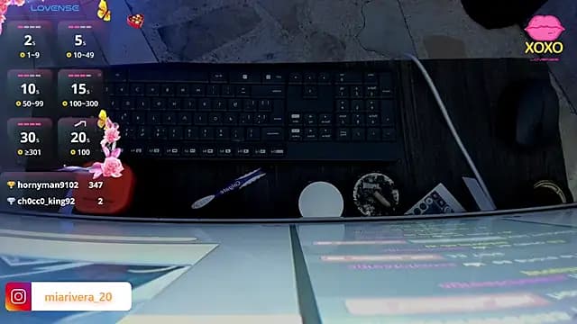 valeria_19x live cam