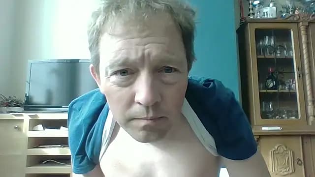 bertolini live cam on Stripchat