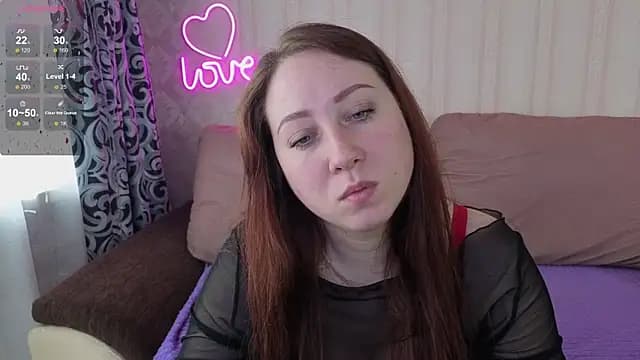 KellyCrystall live cam on Stripchat