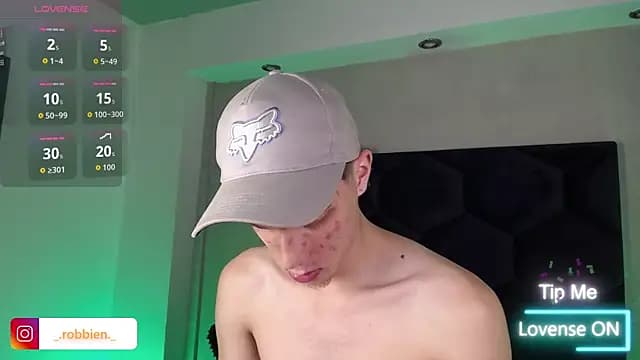 Robbin_Blaze live cam on Stripchat