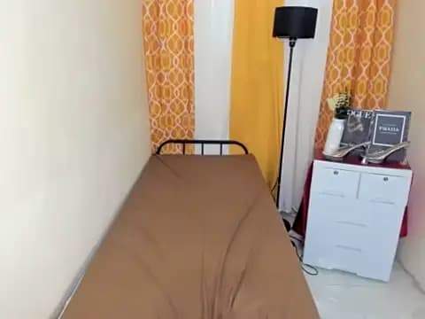 Janelaxx live cam on Stripchat