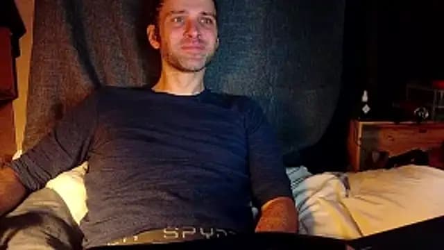 barebearstudio live cam on Stripchat