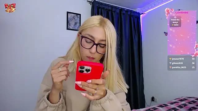 Soffy-brooks live cam