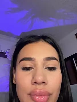 AlisonBeltran1 live cam on Stripchat