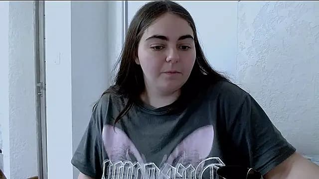 kitsune_8 live cam on Stripchat