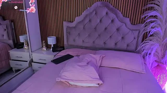 Starbutterflyy_ live cam on Stripchat