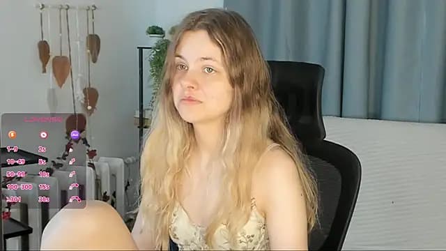 DreamSinder live cam on Stripchat