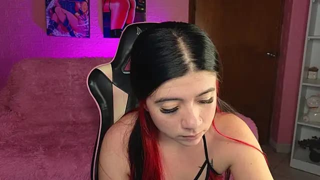 la_bratz_ live cam on Stripchat