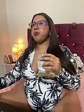 shara_ live cam on Stripchat