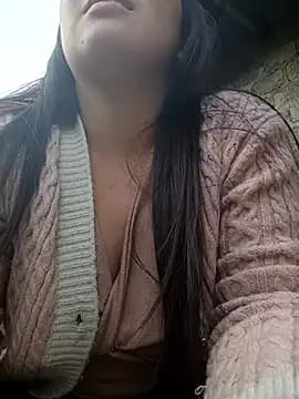 quynhkoolbae live cam