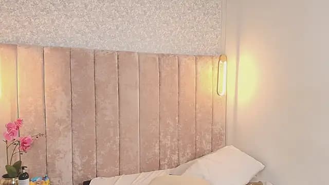 Karoline_606 live cam