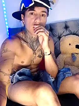 ANDRES_URRIETA live cam