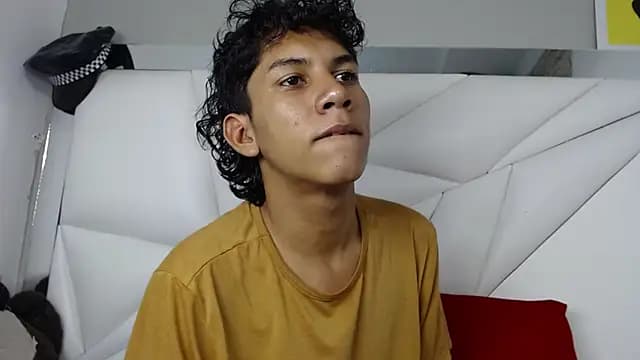 Taylorr_junior_ live cam