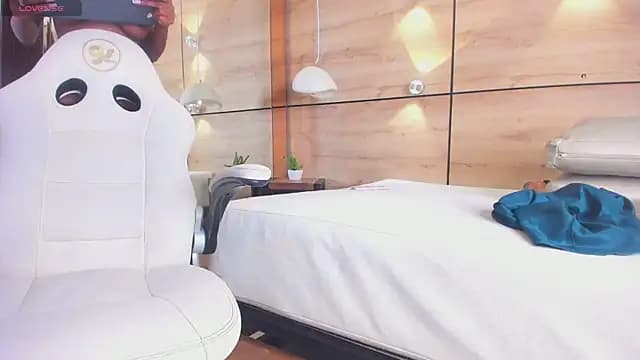 alika_brown_ live cam on Stripchat