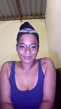 MiZzCreator live cam