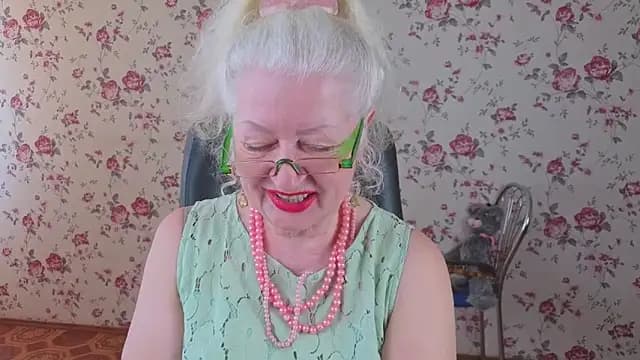 Maya_Mayflower live cam