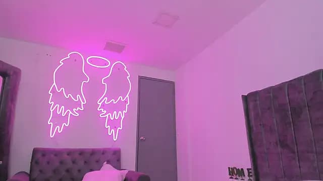 Evelin__thompsson live cam