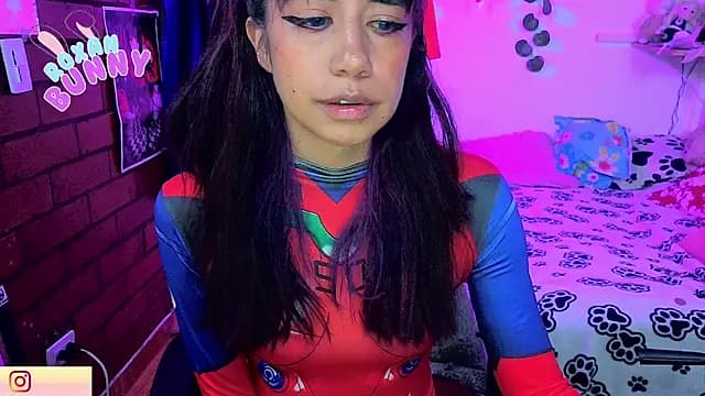 Roxanbunny1 live cam