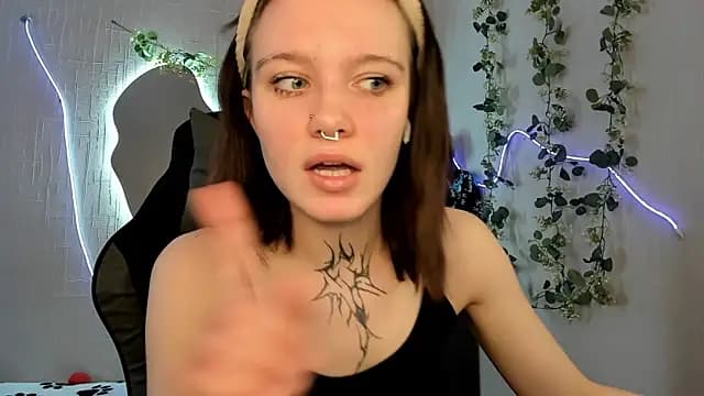 Elastikisss live cam on Stripchat