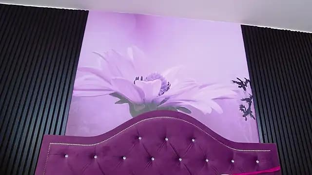 MegaBoobsDeee live cam on Stripchat