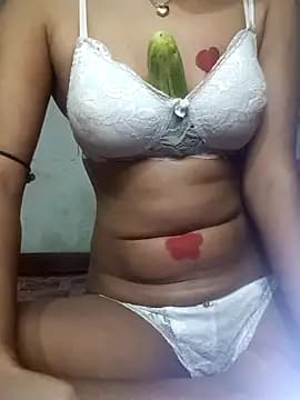 Ziddi-Shreya live cam on Stripchat