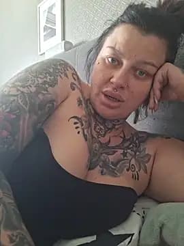 _VelvetAura_ live cam on Stripchat